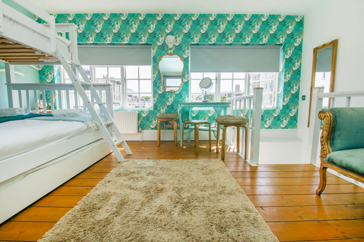 Mermaid Townhouse by Brighton Holiday Lets