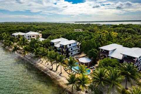 TBS Whole Complex- Beachside-18 Room Large Complex