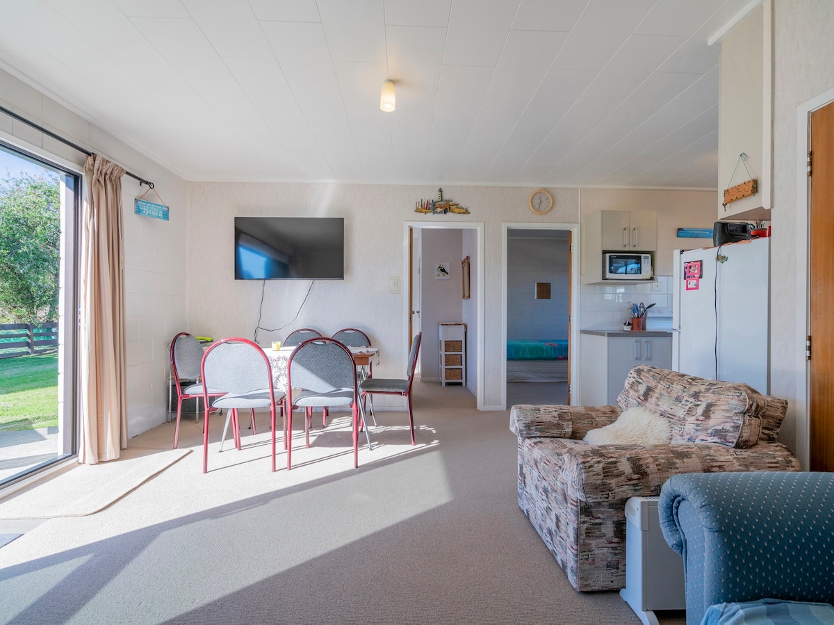 Location Plus - Whangamata Holiday Home