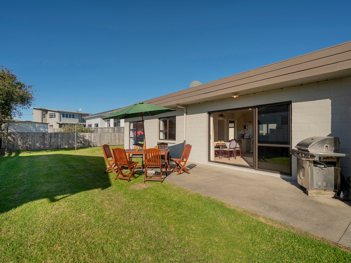 Location Plus - Whangamata Holiday Home