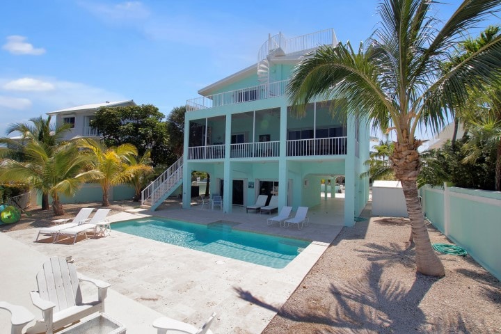 Waterfront Home With Swimming Pool