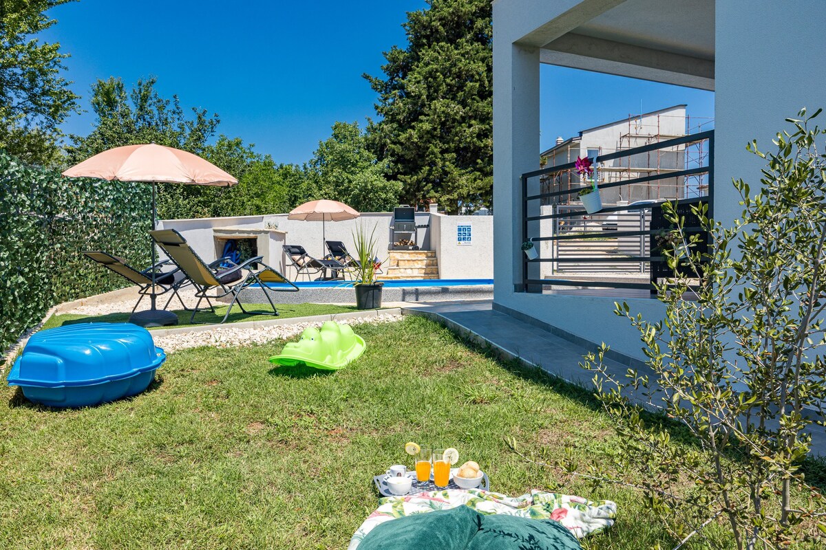 Villa Jakov with Private Pool