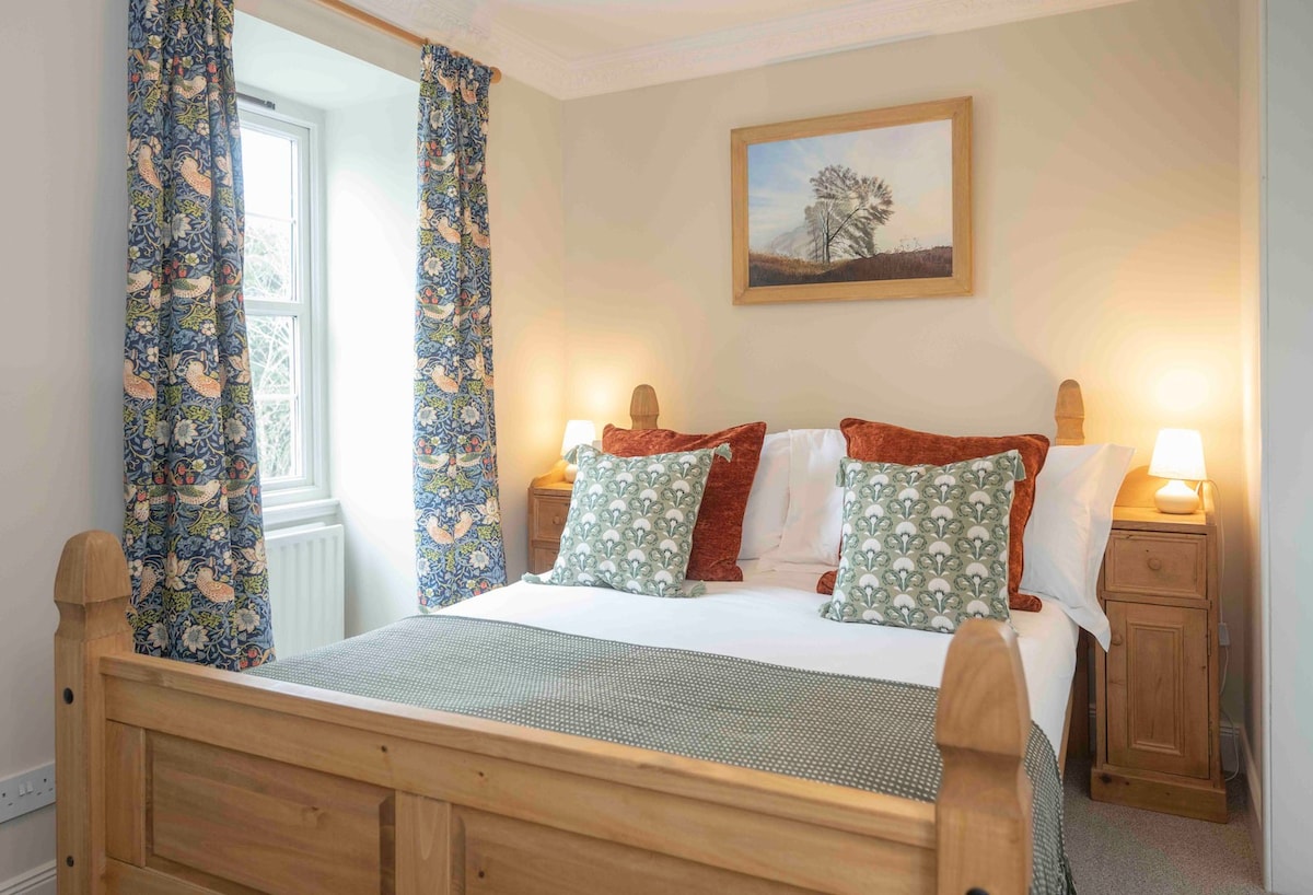 Double room with hill views in small country hotel