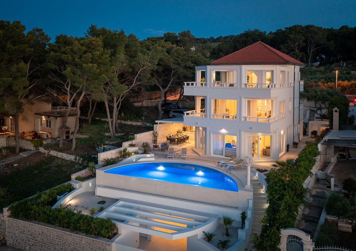 Luxury villa Sutivan Infinity with heated pool