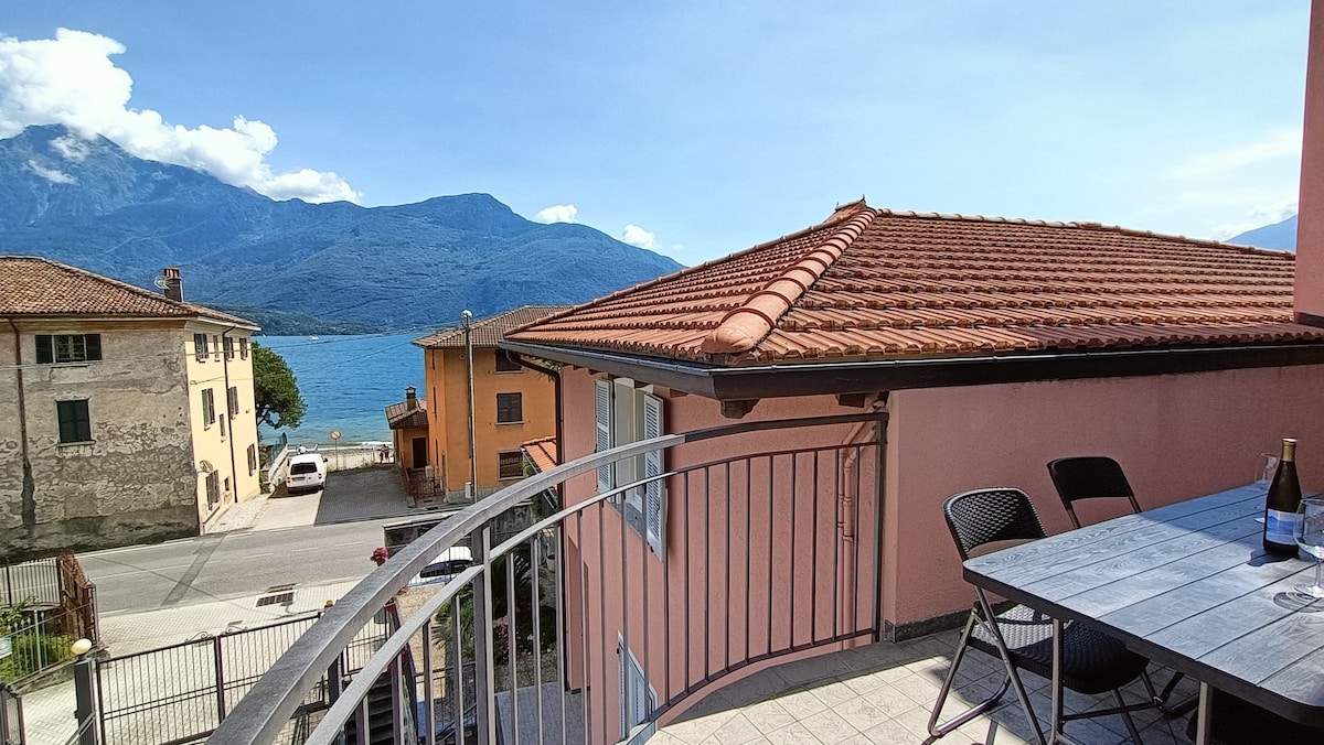 Apartment with balcony and lake view Domaso - A32