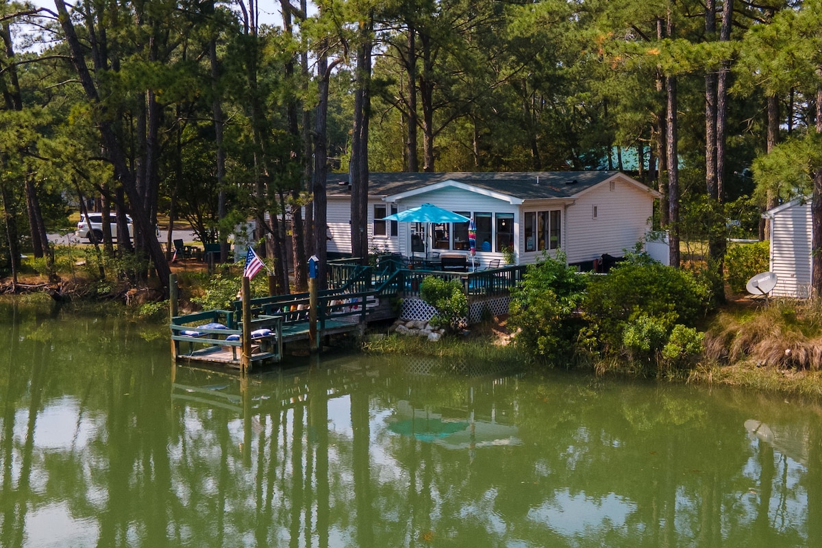 Smith Beach Pines - Waterfront, Pet friendly!