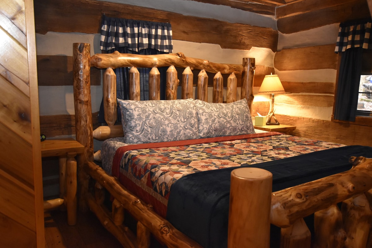 Woodland view-Blue Log Cabin