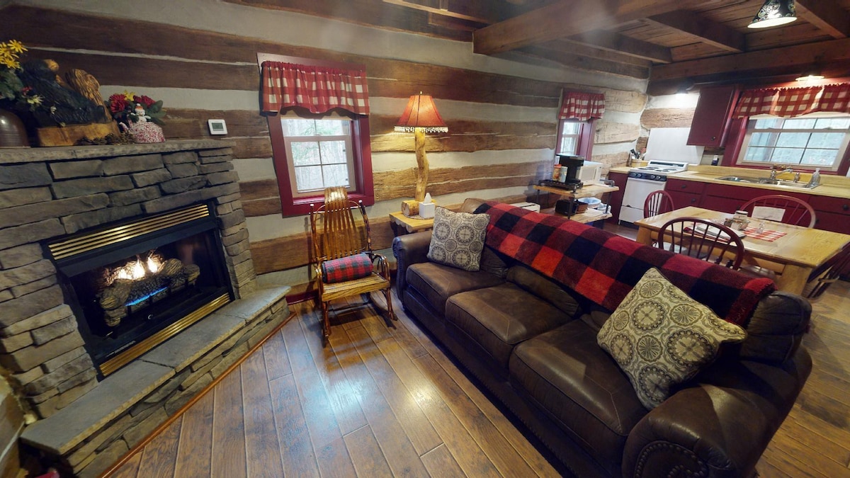 Woodland view-Red Log Cabin