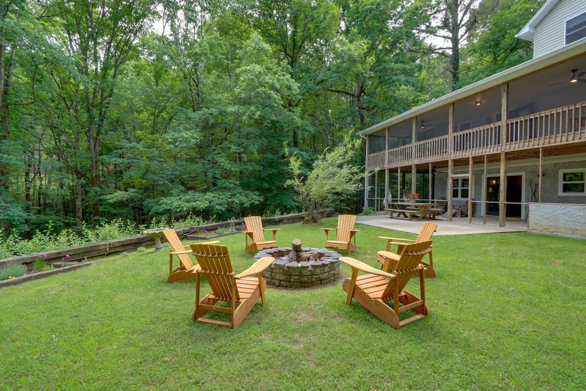Hayesville ‘River Run’ Home on Hiwassee River!