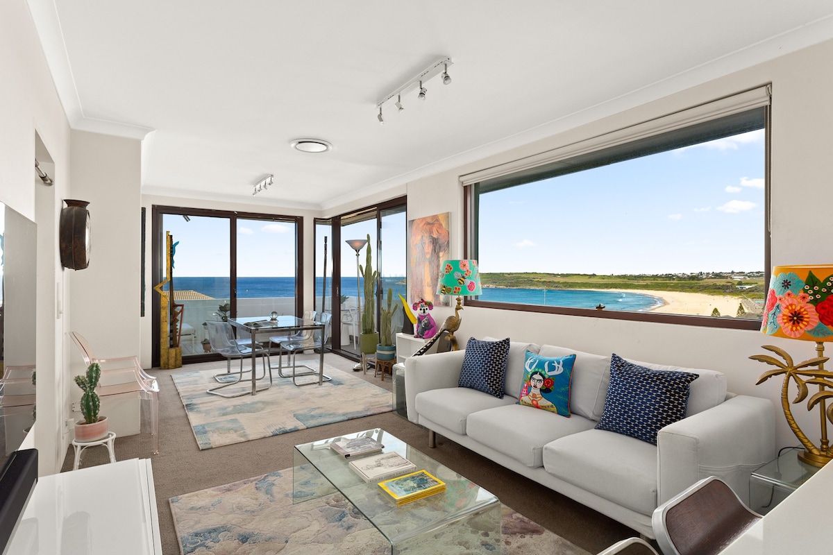 Pristine 2-Bed With Expansive Beach Views