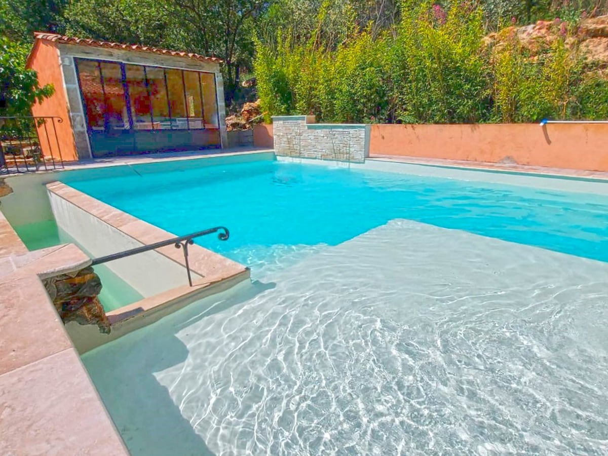 Air-conditioned holiday home with private pool