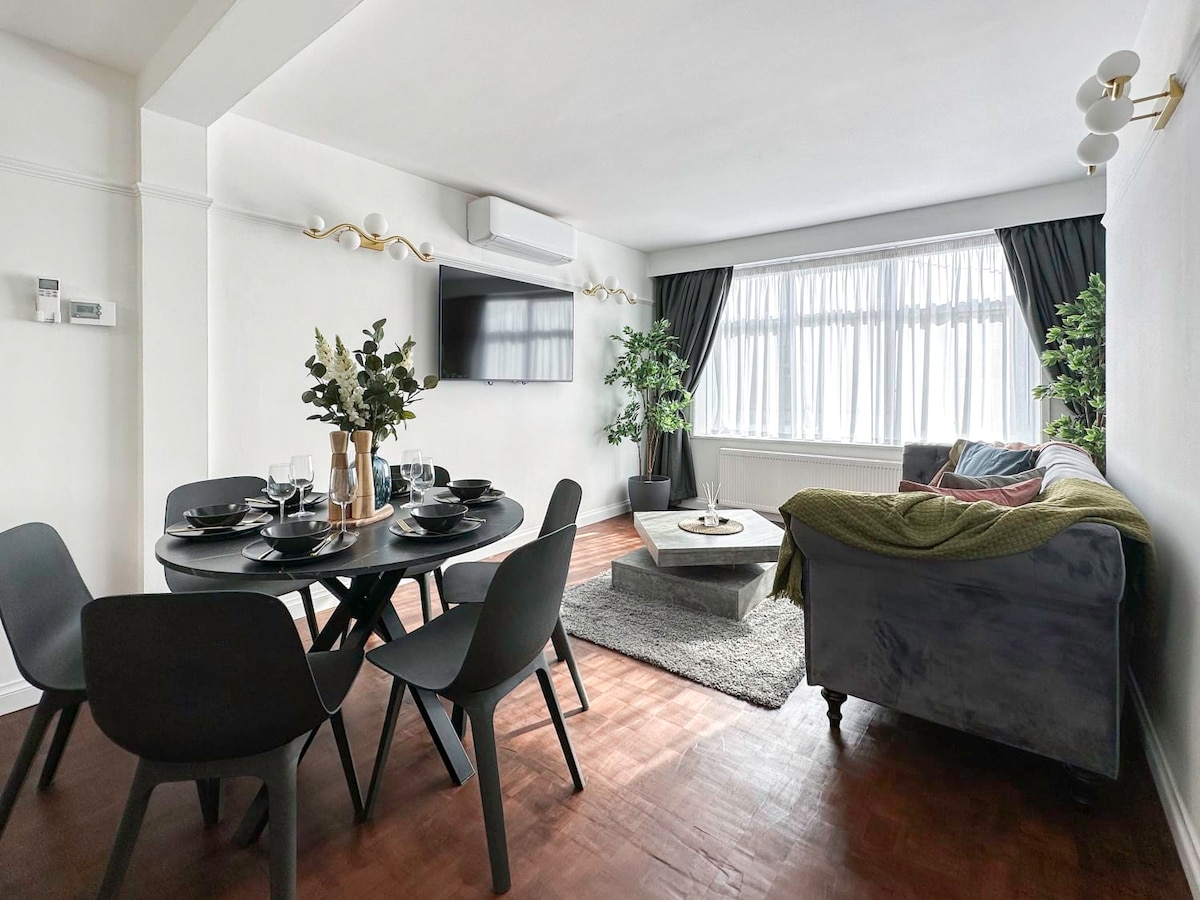 London's Charm: Modern 2 Bedroom Apartment in Cent