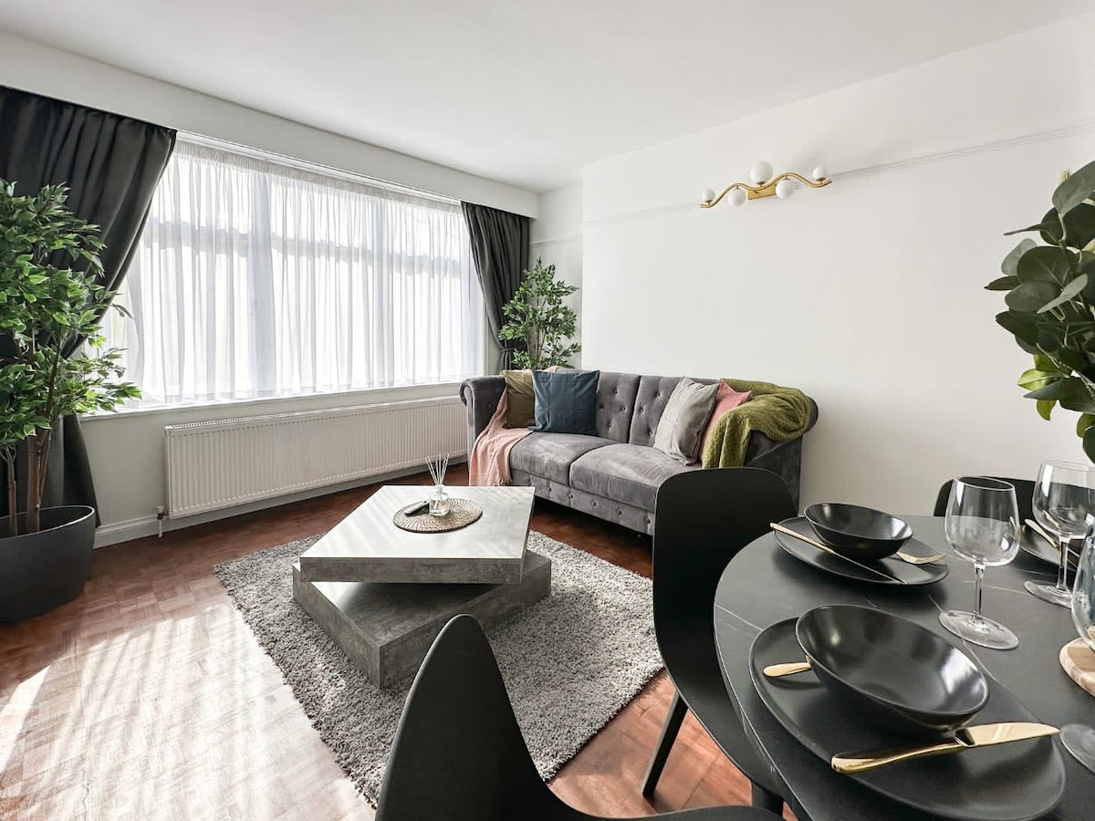 London's Charm: Modern 2 Bedroom Apartment in Cent