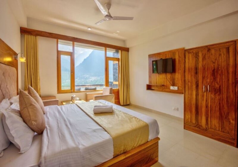 Deluxe Room With Balcony with CP in Manali