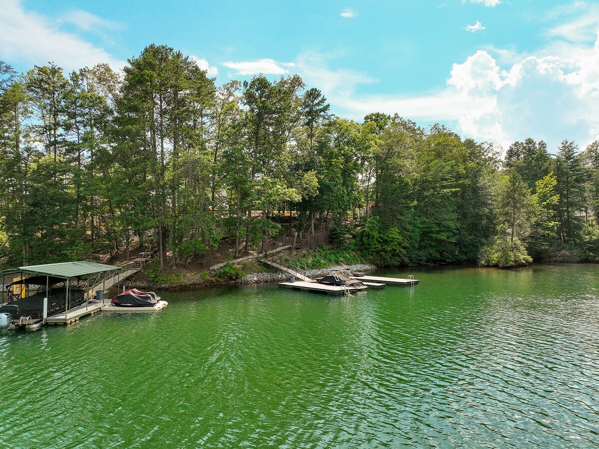 Wakeboard Run on Lake Keowee w/ Boat Slip