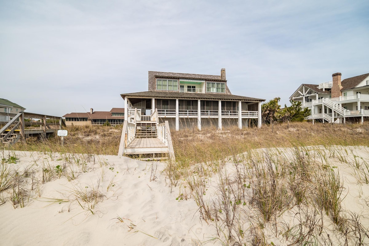 4BR Oceanfront Beach Home Grand Porch and more in