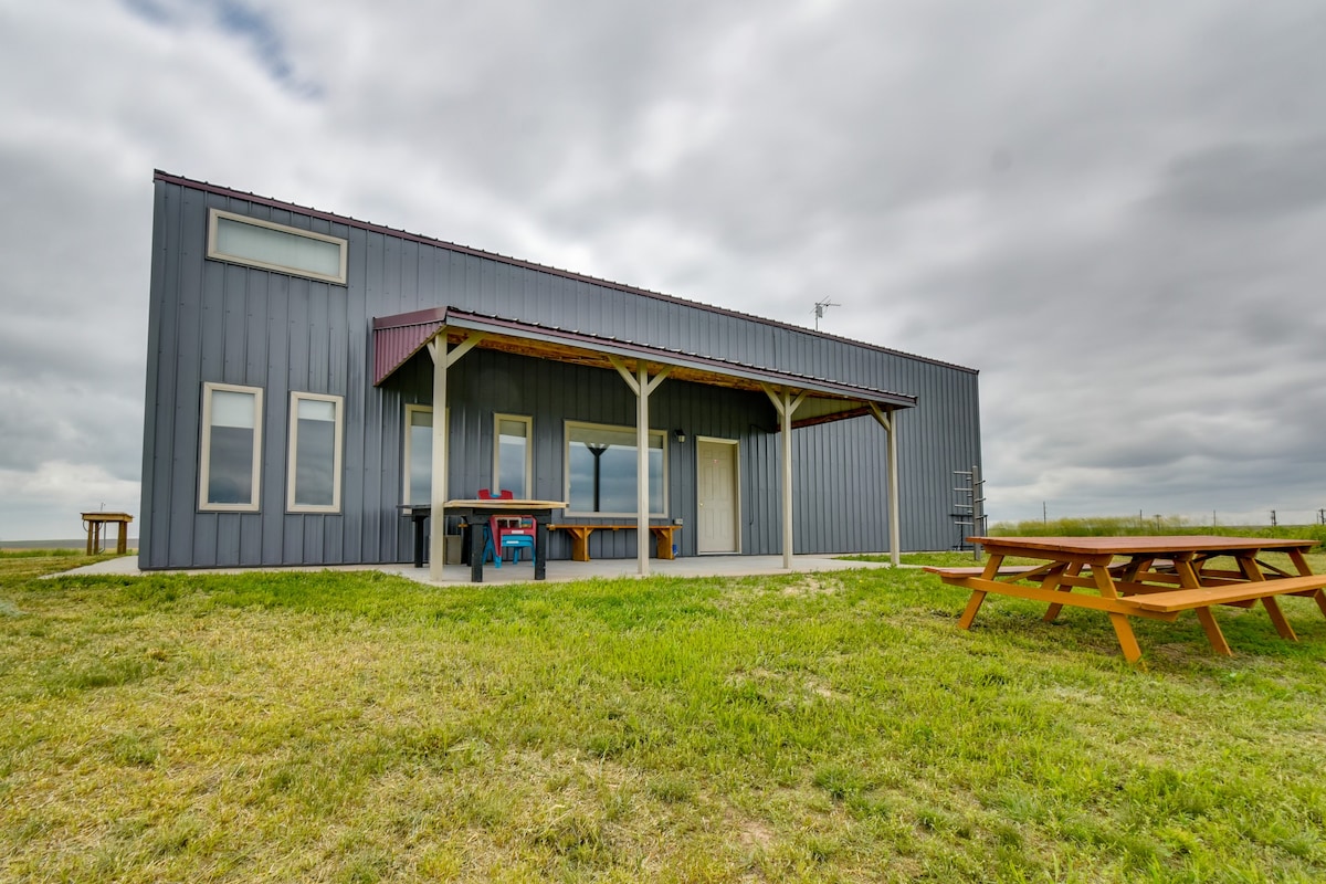 Secluded Nebraska Getaway: 4 Mi to Lake McConaughy