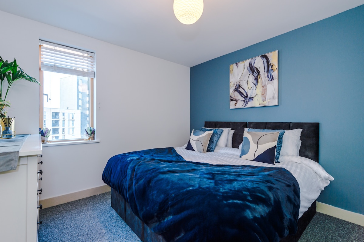 2-Bed Luxury Apartment In Central Manchester