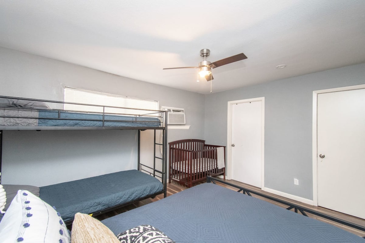 HTX King Bed Apt I Sleeps 6 I Parking I MedCenter