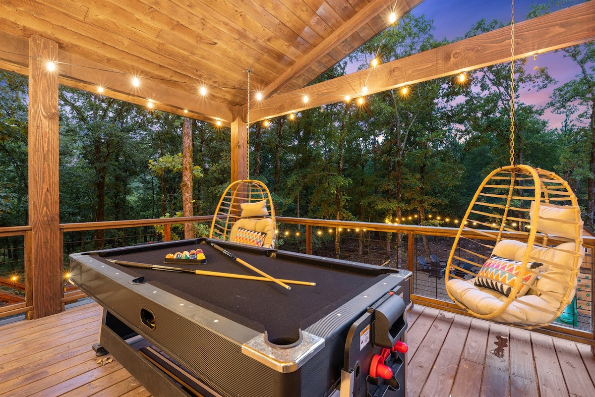 Heated Pool, Pool Table, Playset in Hochatown!
