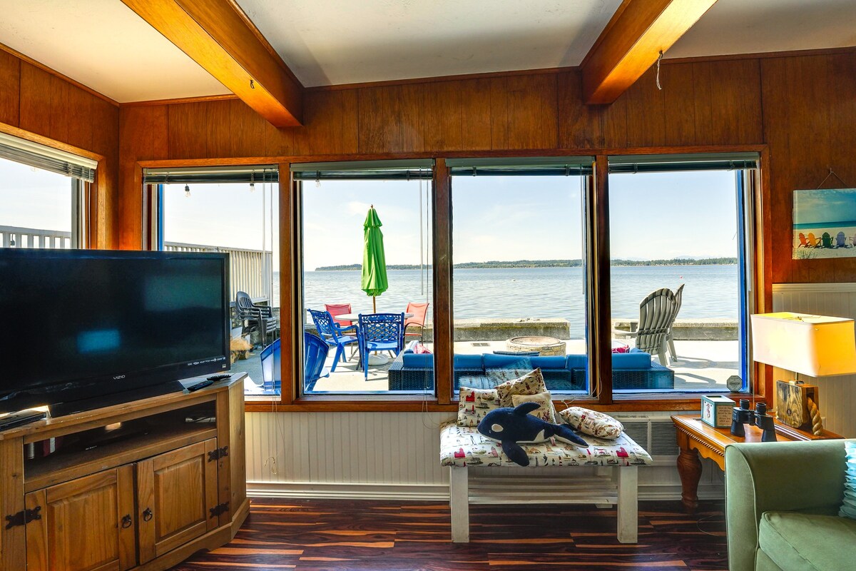 Waterfront Birch Bay Cabin: Beach Access & Sunsets