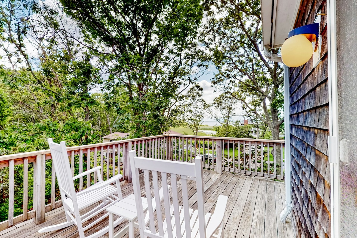 4BR coastal stay with private beach access