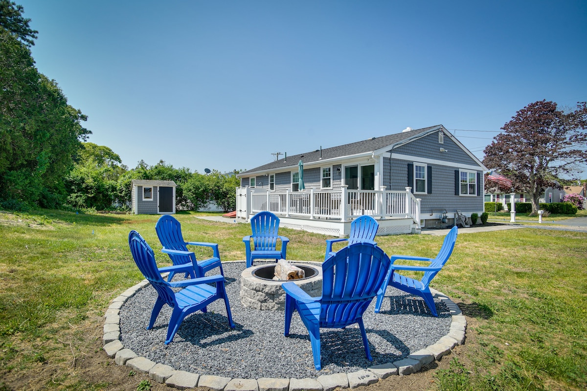 Dennis Port Home w/ Fire Pit - Close to Beaches!