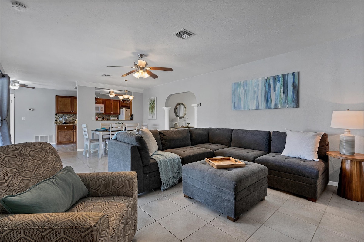 Punta Gorda Isles South Facing Pool, Dog Friendly