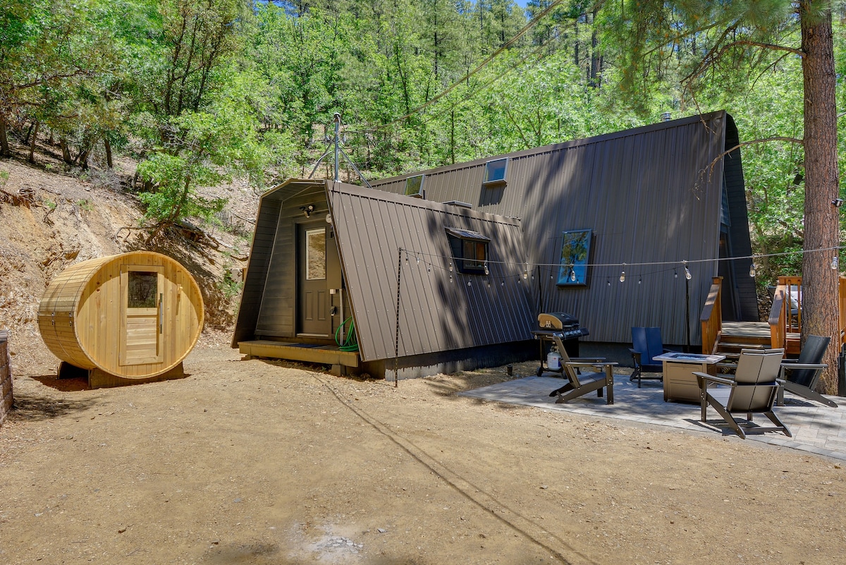 'The Hygge Hideaway' Cabin Near National Forest