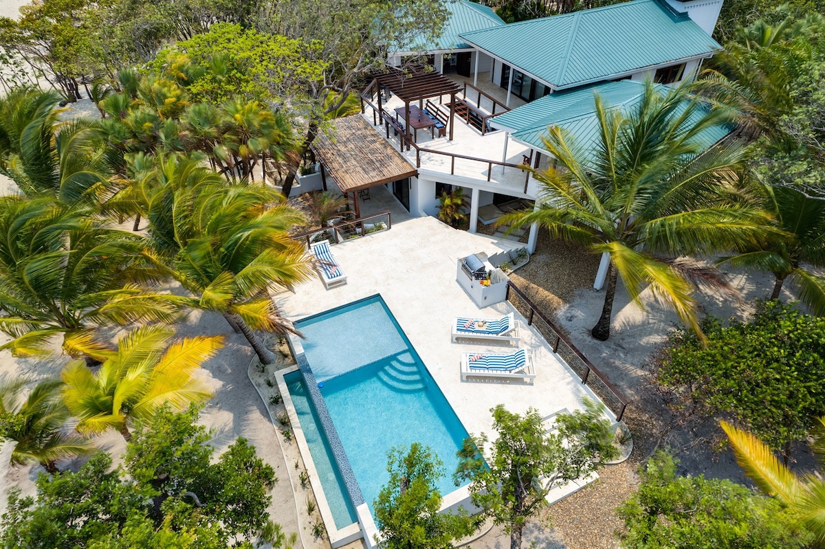 New-Photo Perfect-Beachfront Home-Infinity Pool