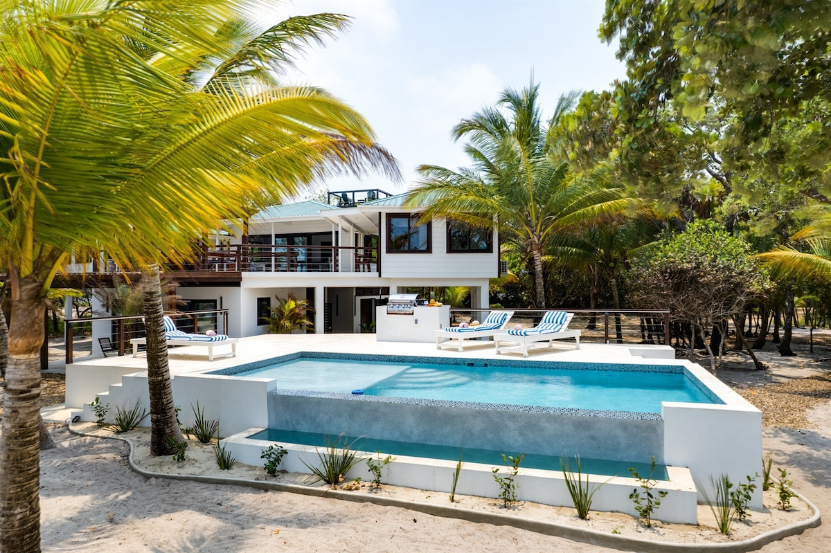 New-Photo Perfect-Beachfront Home-Infinity Pool