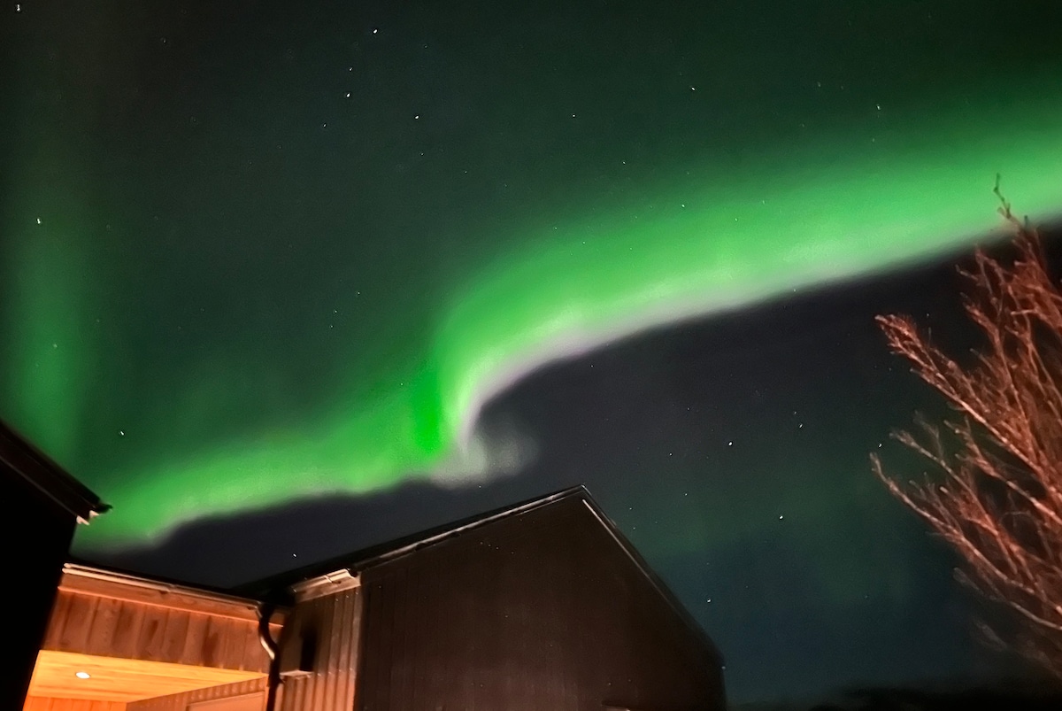 位于西冰岛Húsafell的迷人豪华度假木屋