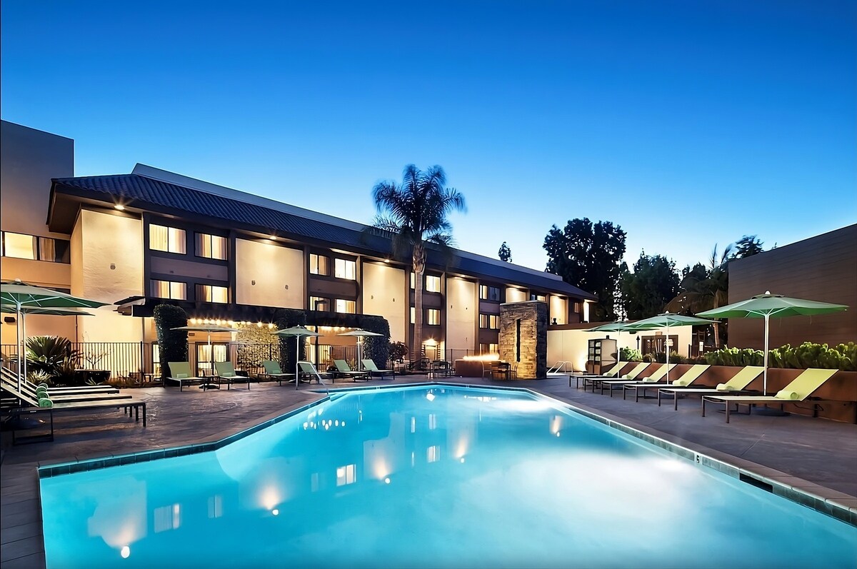 Budget-Friendly Stay in Milpitas! w/ Outdoor Pool!