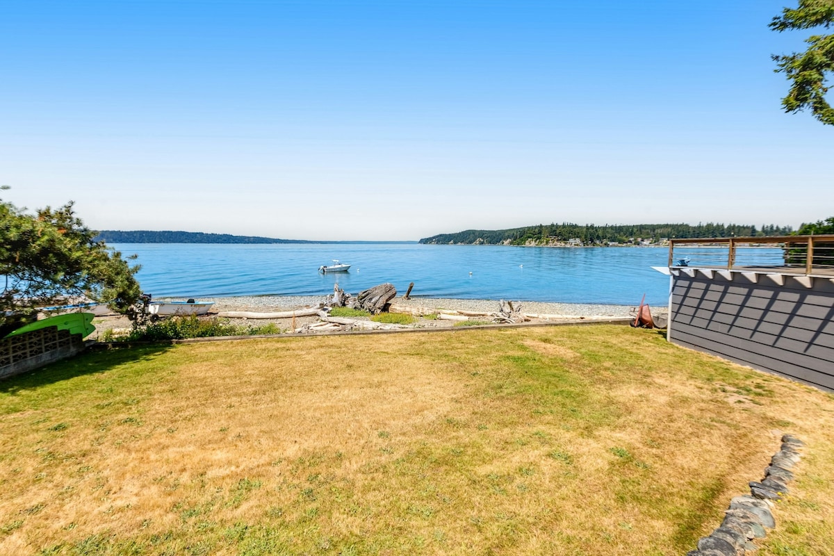 Waterfront, dog-friendly 4BR with huge view, beach