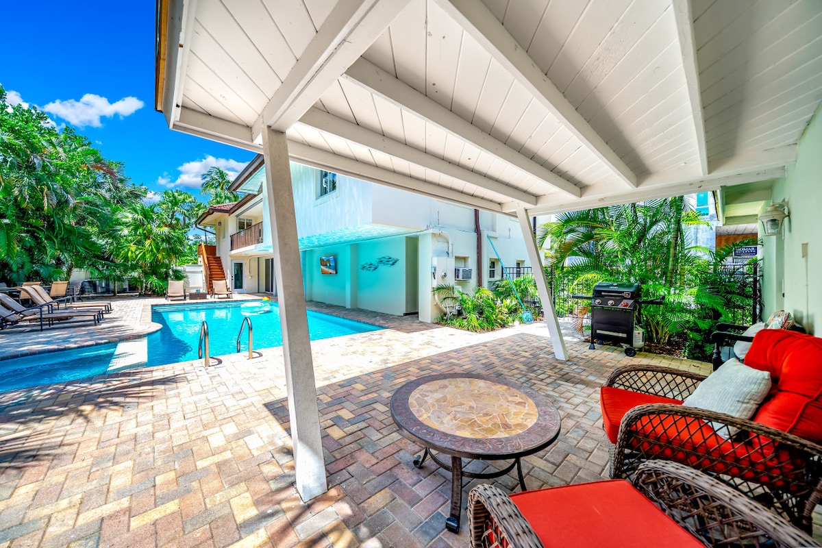 Beach House! Heated Pool+Hot Tub! Steps To Beach!