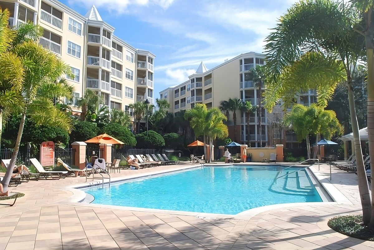 Paradise Found! Full Kitchen, Outdoor Pool!