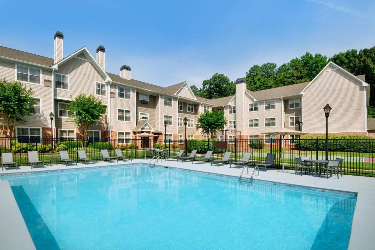 Excellent Location! Pet-Friendly, w/ Outdoor Pool!