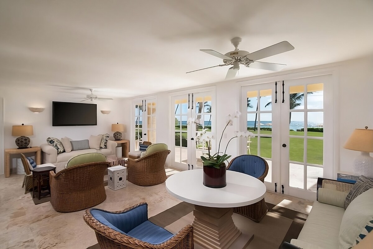 Look No More! Two Beachfront 2BR Suites, Pool!