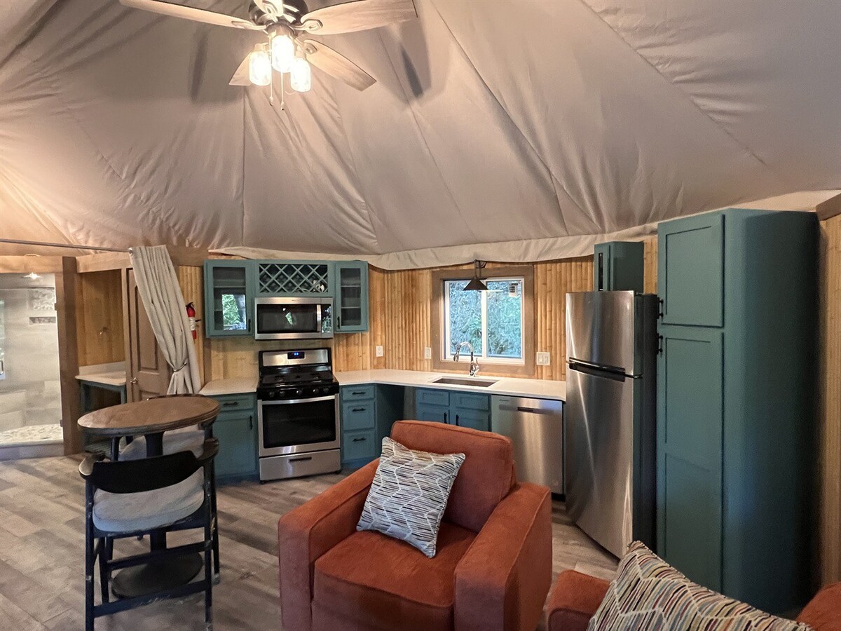 Luxury Tent in the WNC Tree Tops