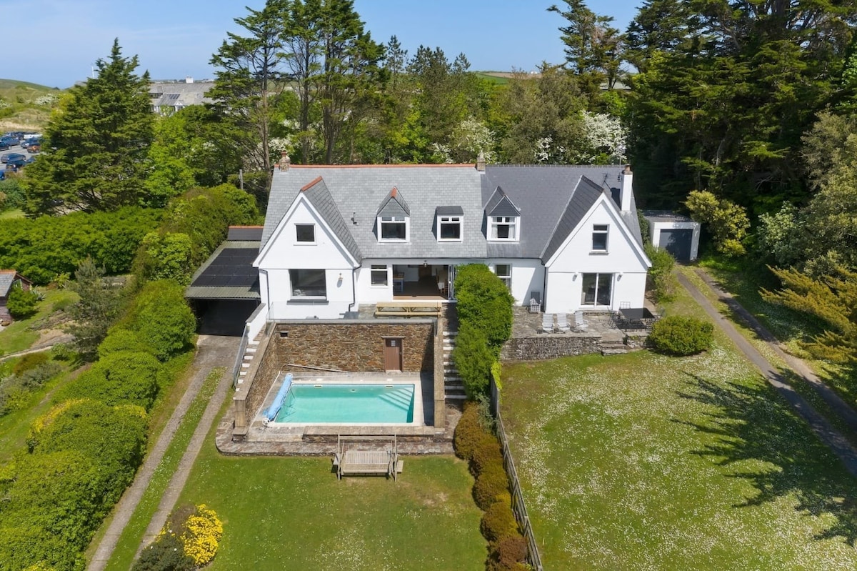 Beautiful Home with Pool Overlooking Camel Estuary