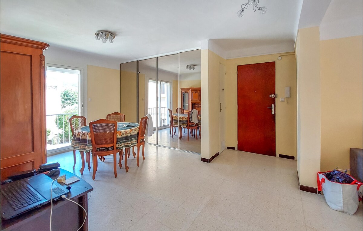 Stunning apartment in Carqueiranne with WiFi