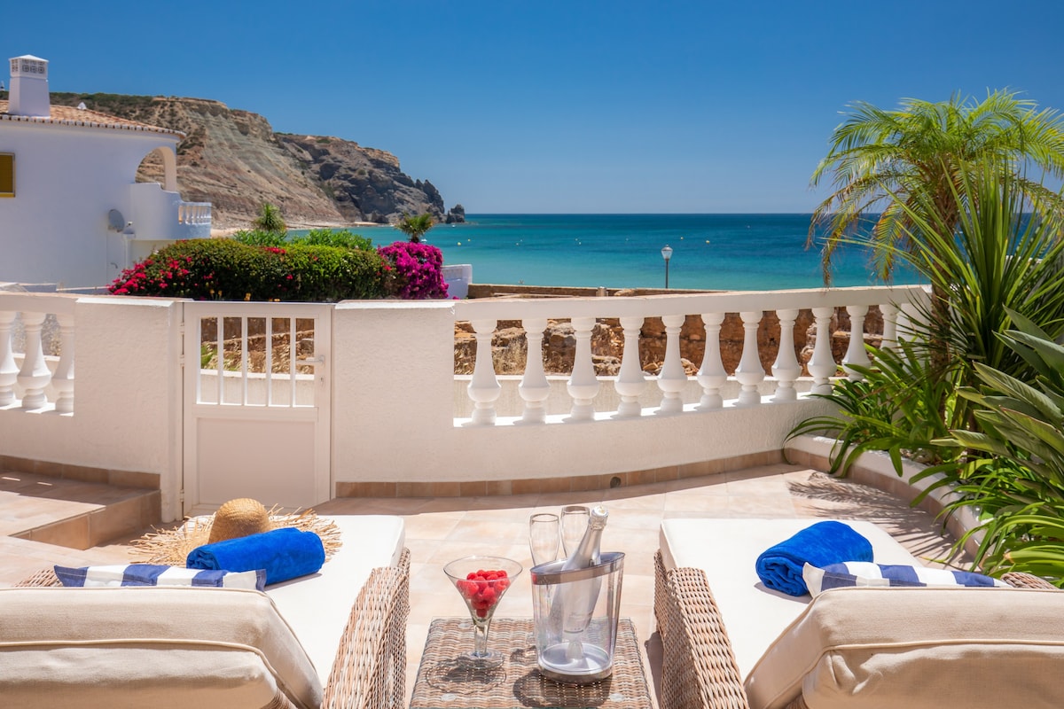 Beachfront Apartment Praia da Luz by Blue Diamond