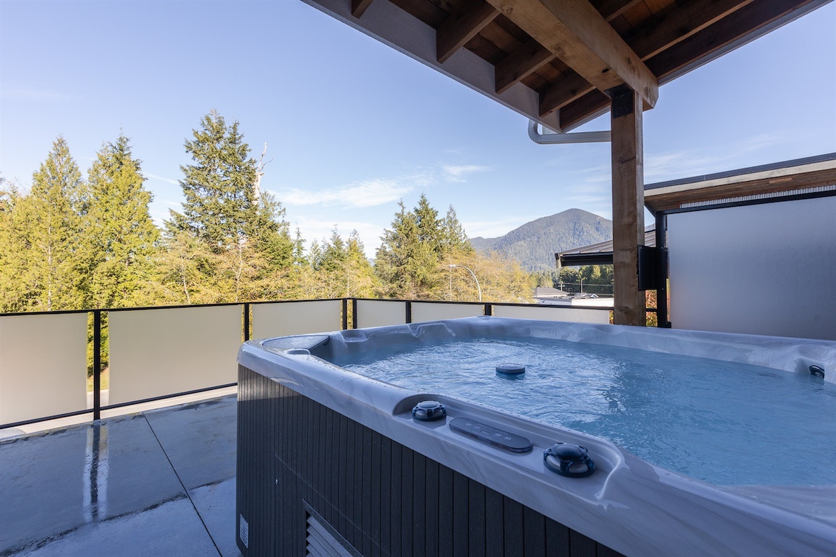 New-The Pods Paradise-Downtown, Hot Tub, Views!