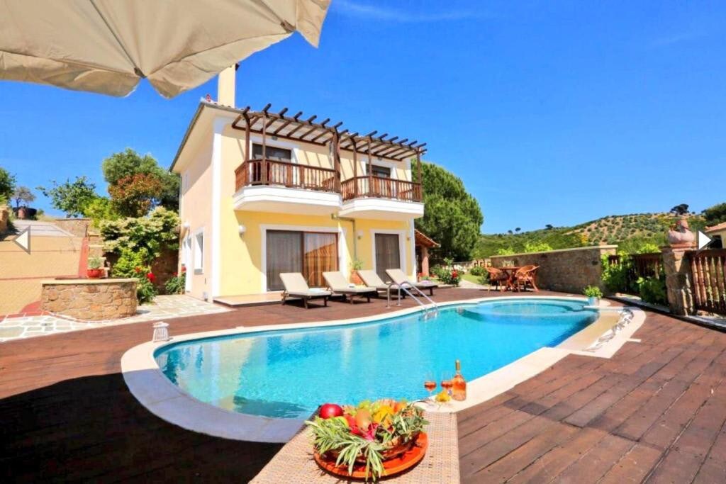 Luxury Villa Nefeli w Private Pool In Skiathos