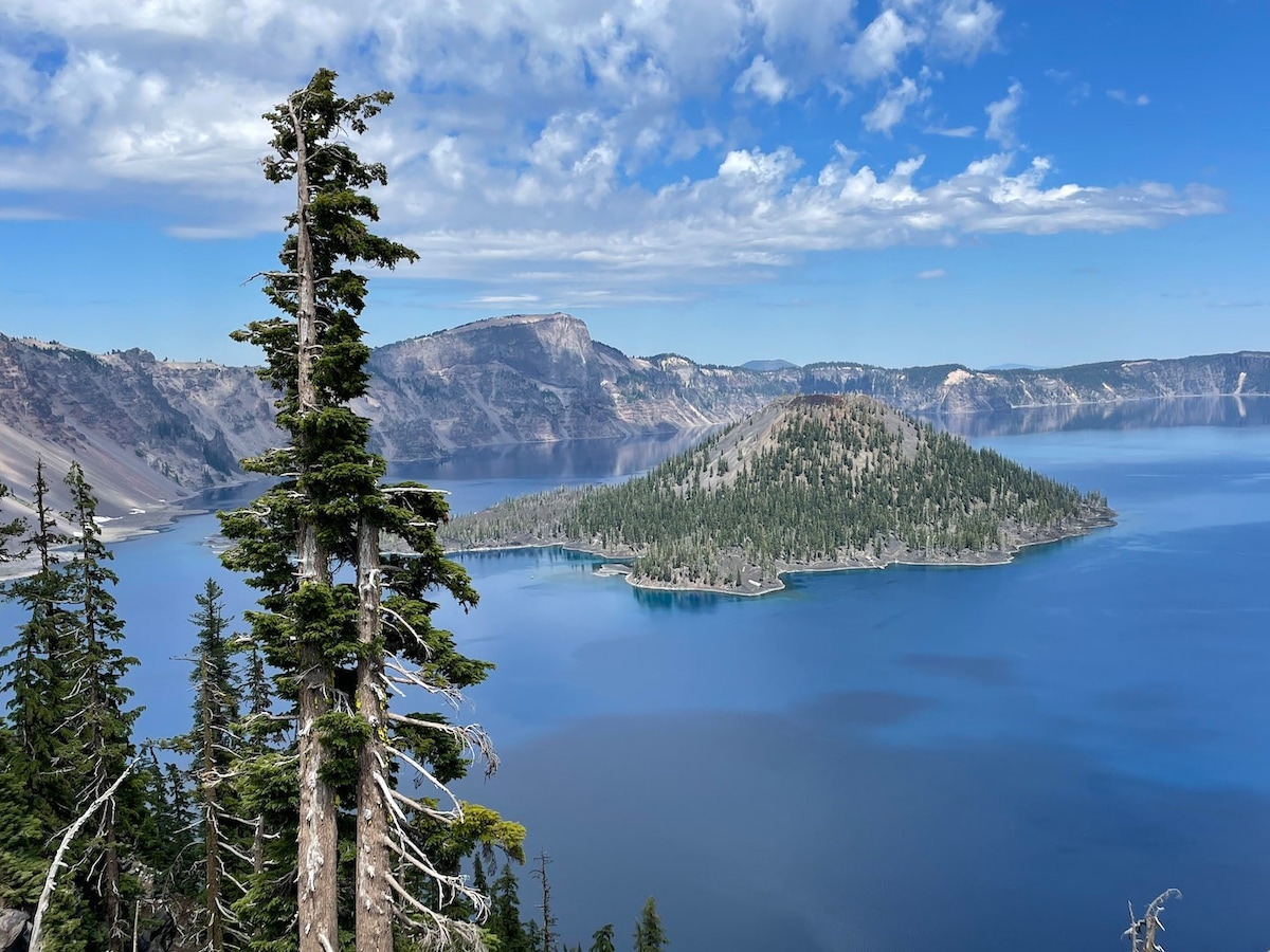 Crater Lake Premium King