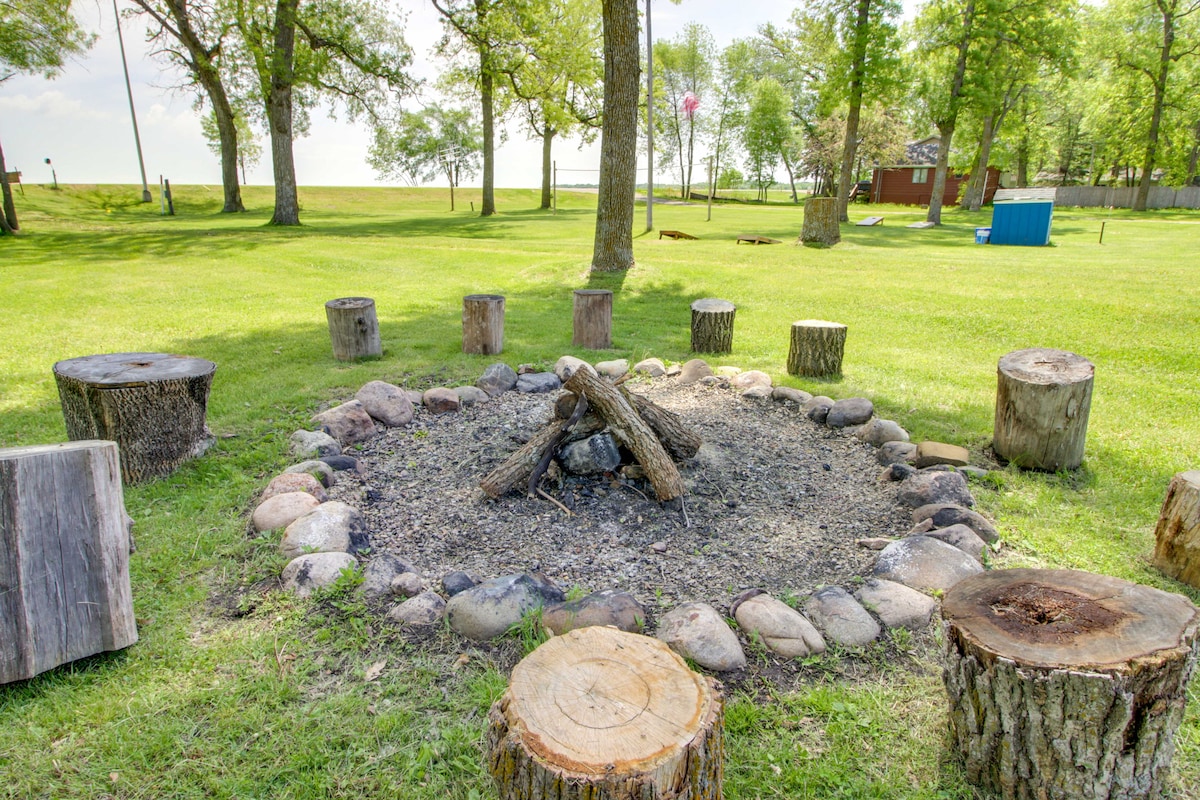 ‘Walleye Cabin’ on Mille Lacs Lake: Boat + Fish!