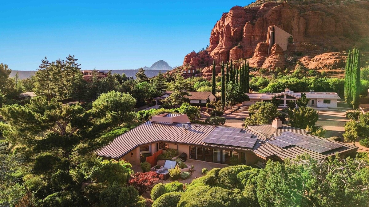 Chapel Vortex Home. Red Rocks/Chapel Views Hot-Tub