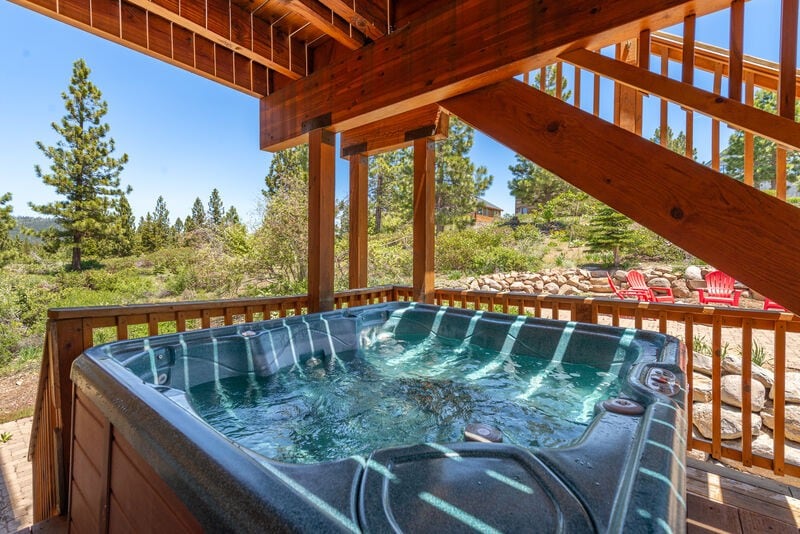 *New*Tahoe Donner Views*Hot Tub