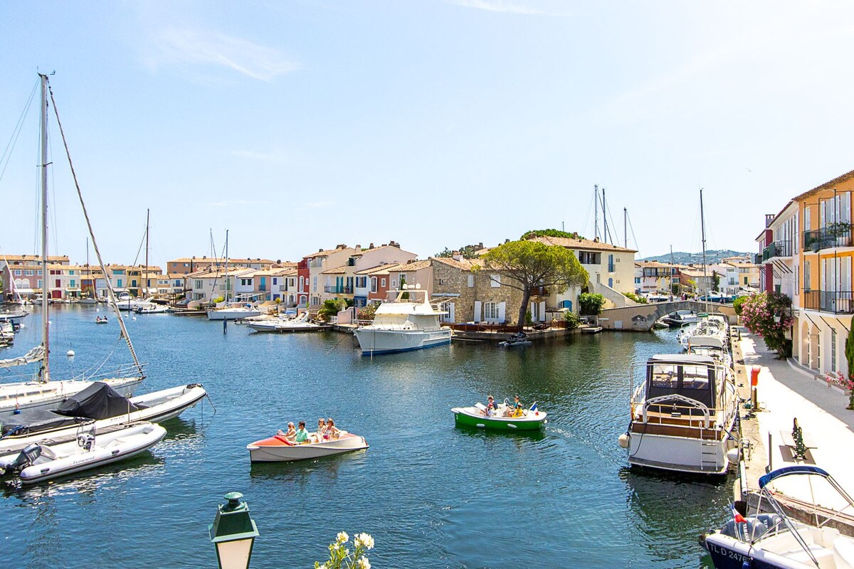 位于格里莫港（ Port Grimaud ）的大型4人公寓-空调无线网络