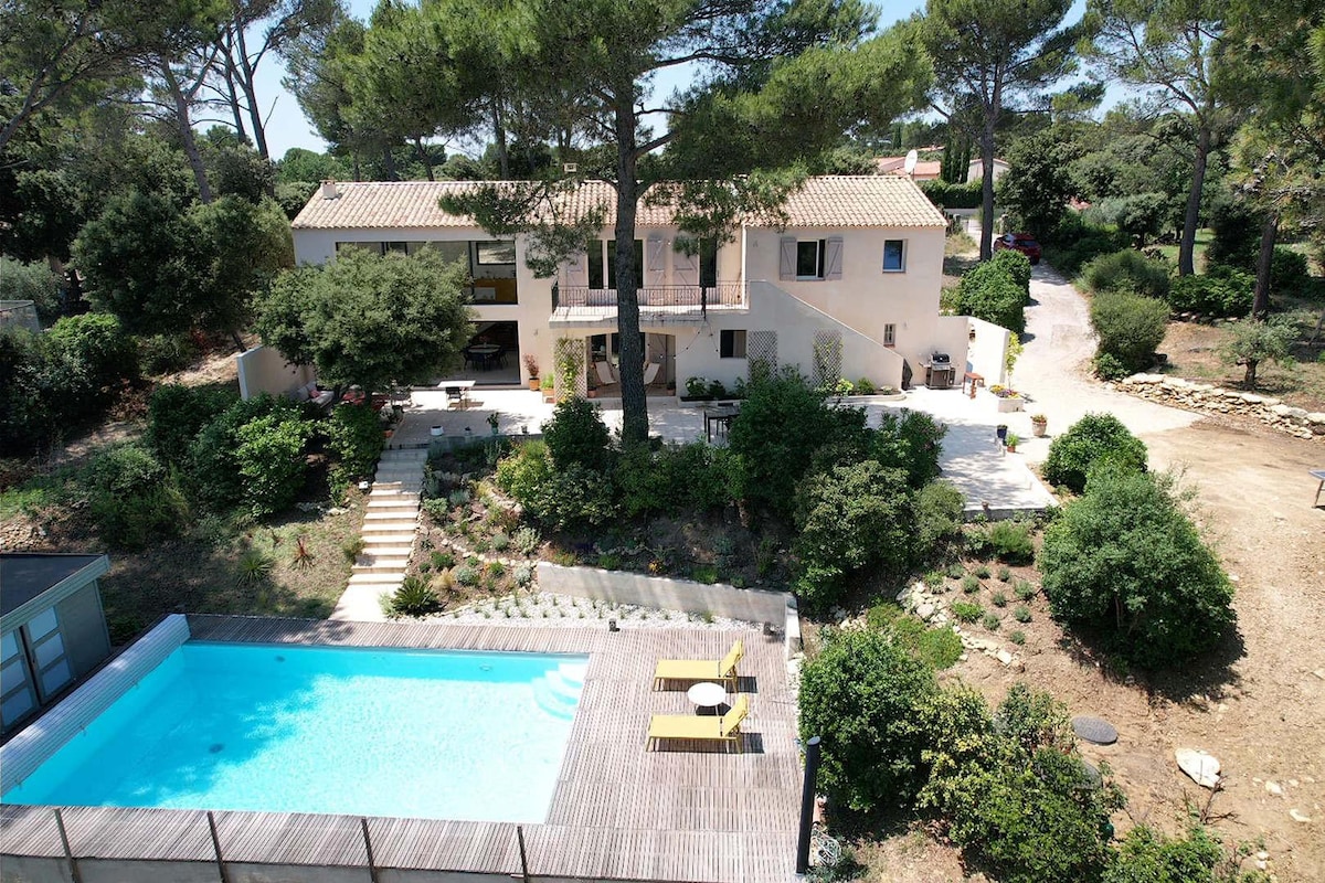 superb villa with private pool, with magnificent v